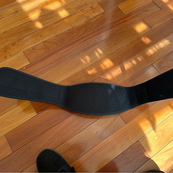 Fire Team Fit weight lifting belt.  Size small.  Barely used. - Picture 4 of 4